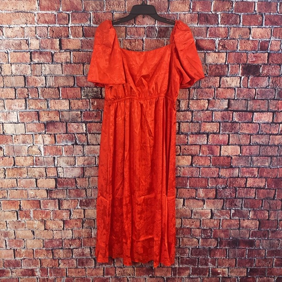 ASOS Flounce London Plus satin flutter sleeve midi dress in red jacquard - Picture 2 of 4